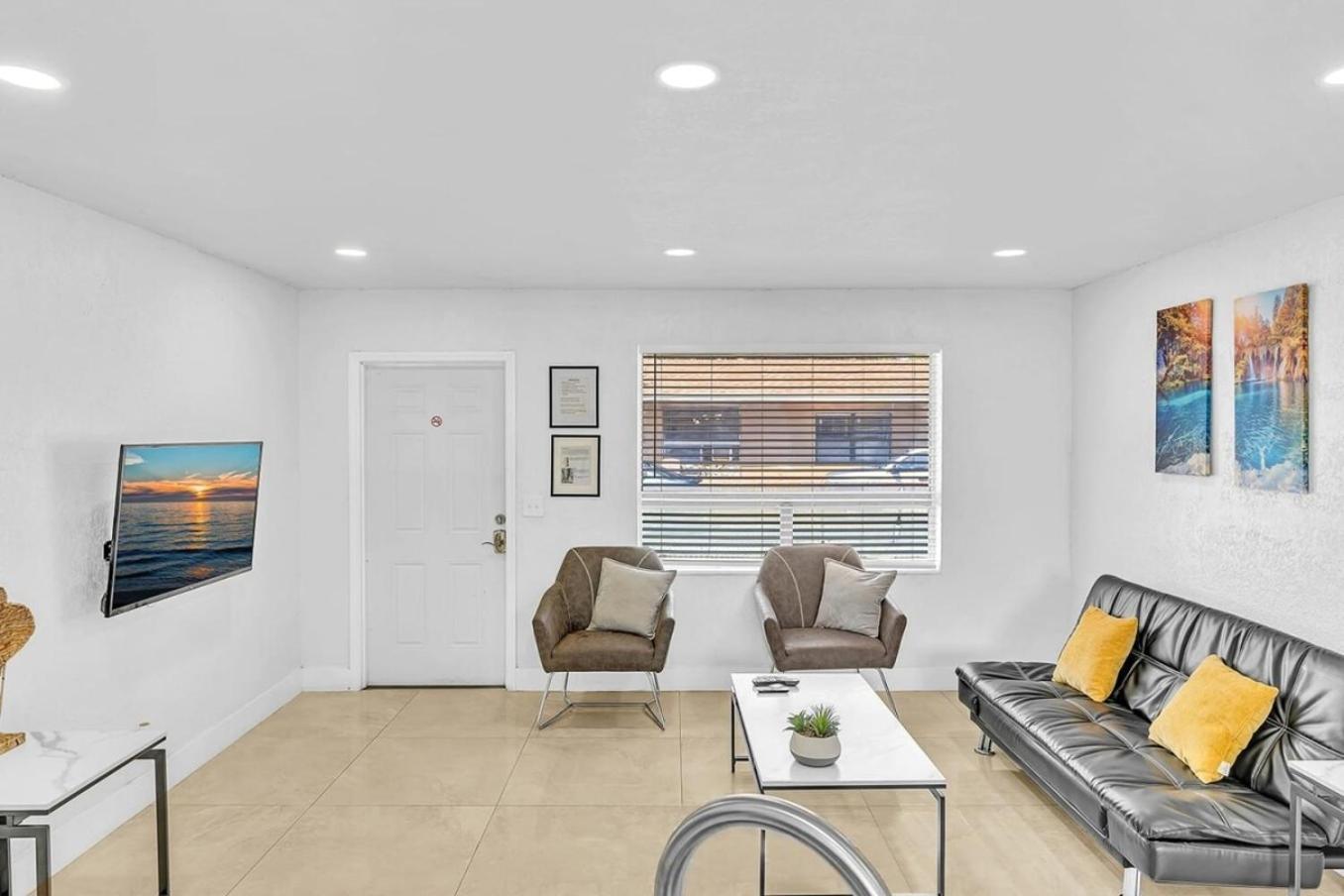 New Stylish 2 Bdrm Mins To Beach & Aventura Mall Hallandale Beach Luaran gambar