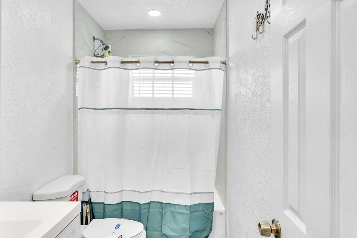 New Stylish 2 Bdrm Mins To Beach & Aventura Mall Hallandale Beach Luaran gambar